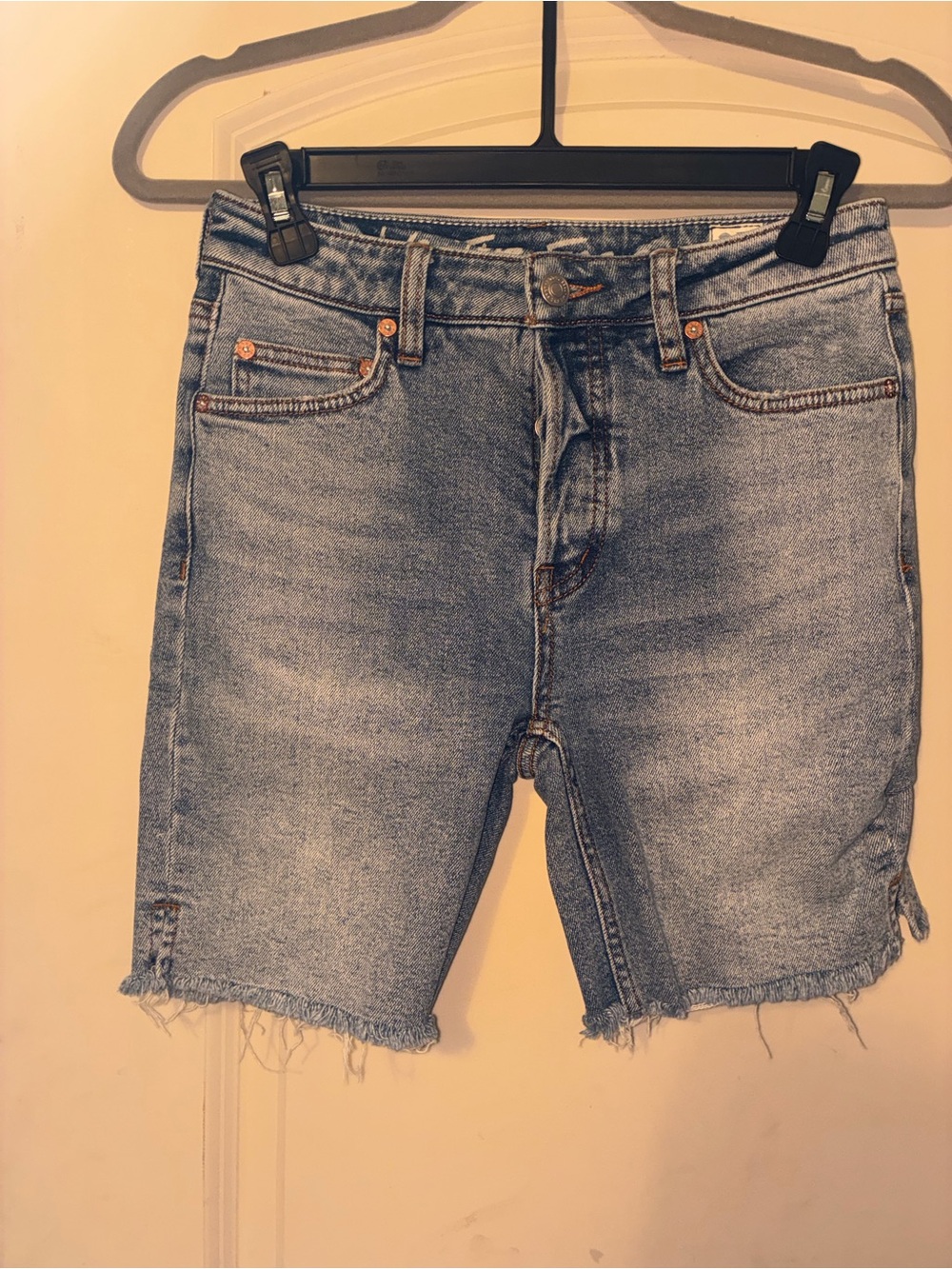We The Free Light Blue Denim Frayed-Hem Women’s Shorts